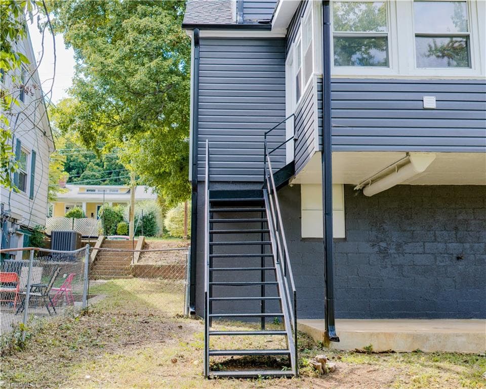 Stick/Site Built at 401 S Sunset Drive, Winston-Salem NC 27103, photo 32 of 38