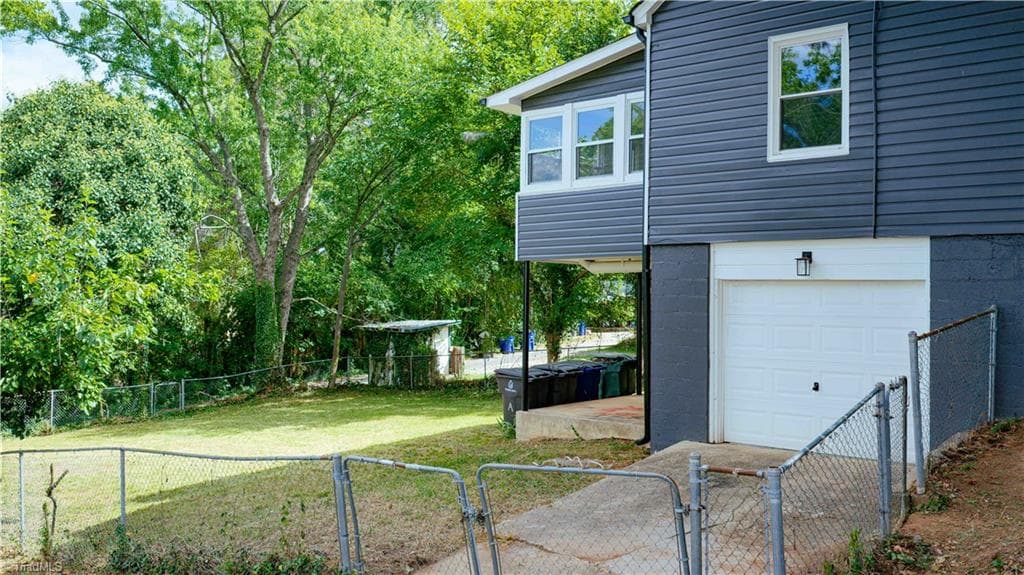 Stick/Site Built at 401 S Sunset Drive, Winston-Salem NC 27103, Winston-Salem, photo 33 of 38