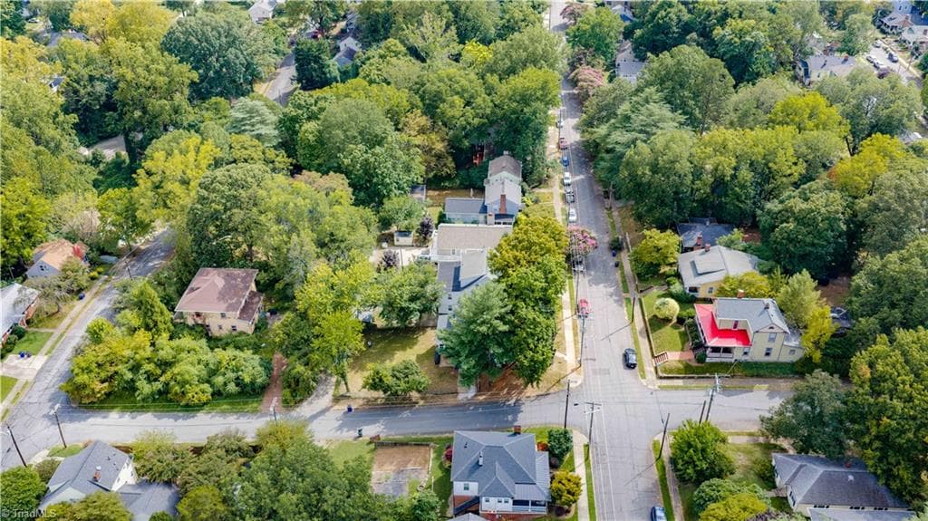 Stick/Site Built at 401 S Sunset Drive, Winston-Salem NC 27103, photo 37 of 38