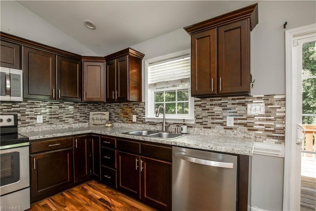 Stick/Site Built at 9 Brandy Wine Drive, Thomasville NC 27360, photo 4 of 19