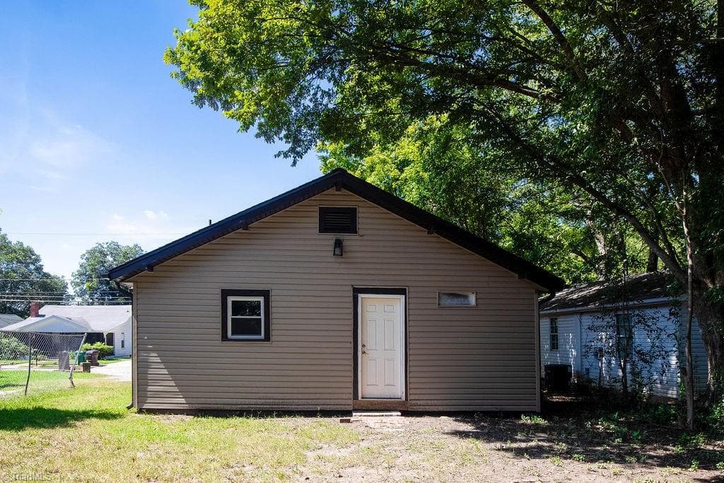 Stick/Site Built at 208 Underhill Street, High Point NC 27260, photo 13 of 14