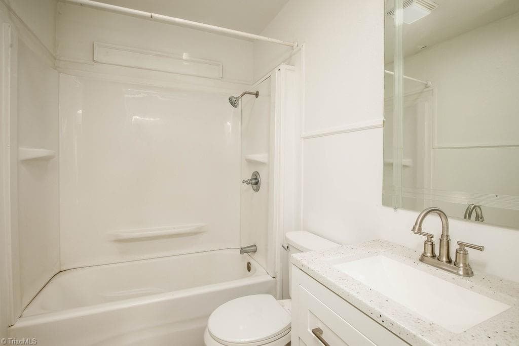 Stick/Site Built at 208 Underhill Street, High Point NC 27260, photo 7 of 14
