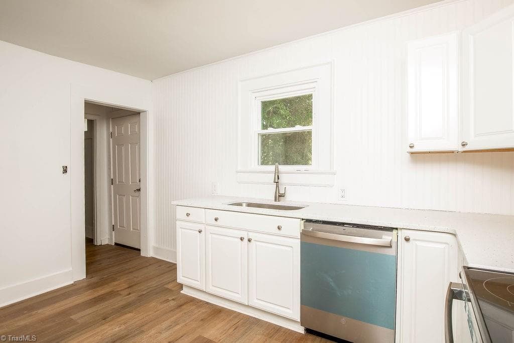 Stick/Site Built at 208 Underhill Street, High Point NC 27260, photo 5 of 14