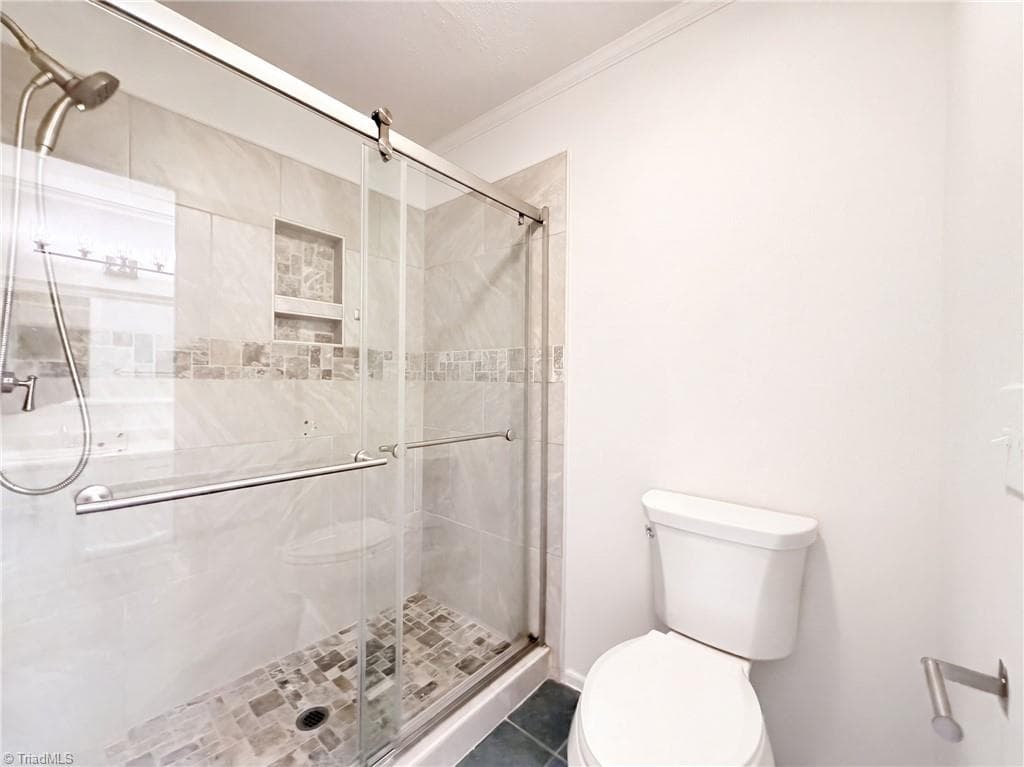 Stick/Site Built at 200 Ridgelea Court, Winston-Salem NC 27104, Winston-Salem, photo 12 of 20