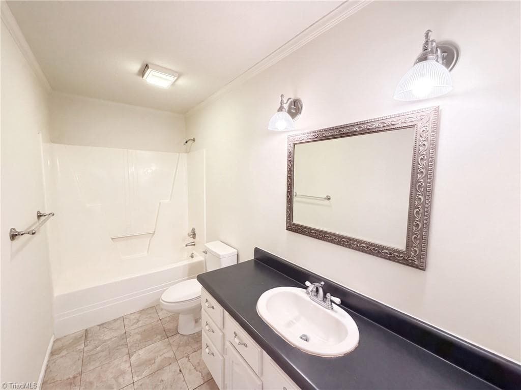 Stick/Site Built at 200 Ridgelea Court, Winston-Salem NC 27104, Winston-Salem, photo 10 of 20