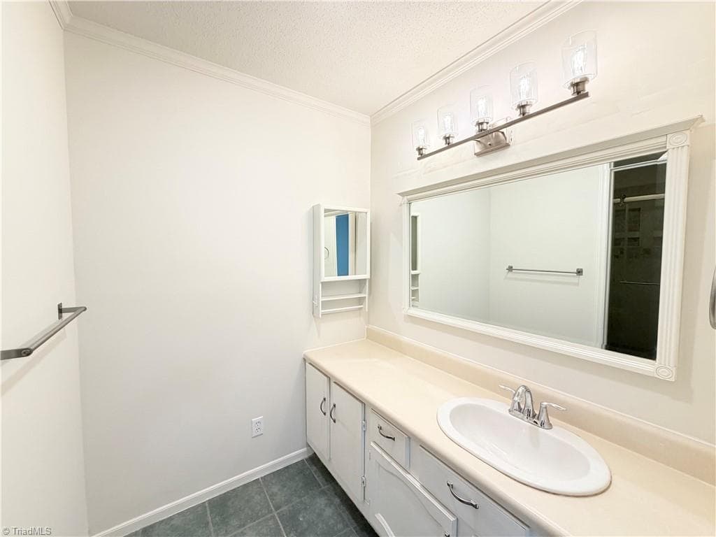 Stick/Site Built at 200 Ridgelea Court, Winston-Salem NC 27104, Winston-Salem, photo 11 of 20
