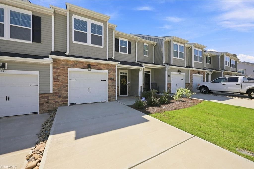 Stick/Site Built at 1262 Evelynnview Lane, Kernersville NC 27284, Kernersville, photo 3 of 66