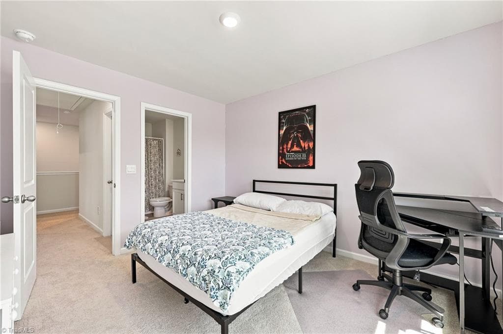 Large 2nd bedroom with direct full bathroom access - 1262 Evelynnview Lane, Kernersville NC 27284, Kernersville