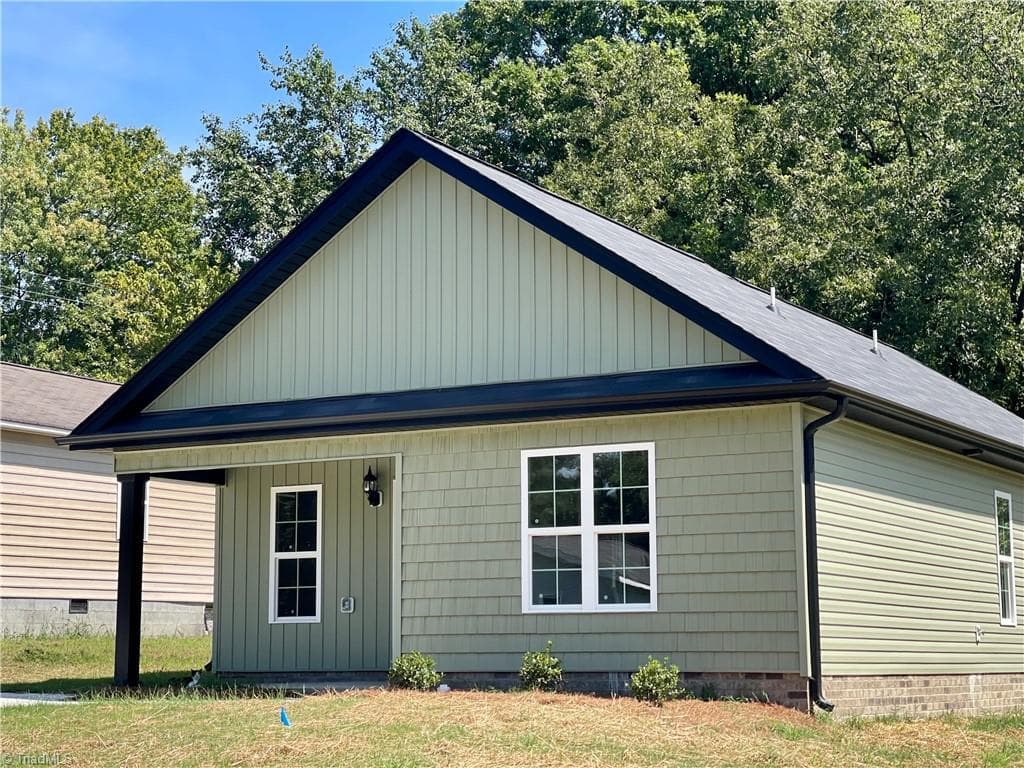 Stick/Site Built at 503 White Oak Street, High Point NC 27260, photo 3 of 29