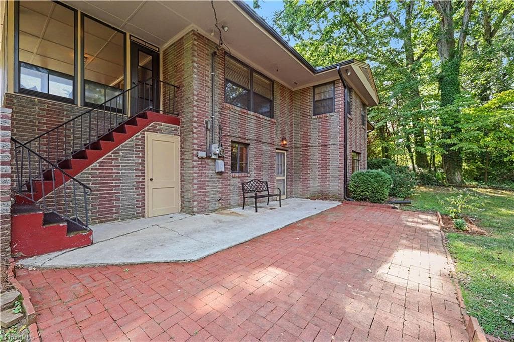 Stick/Site Built at 10 Welloske Drive, Thomasville NC 27360, photo 6 of 38