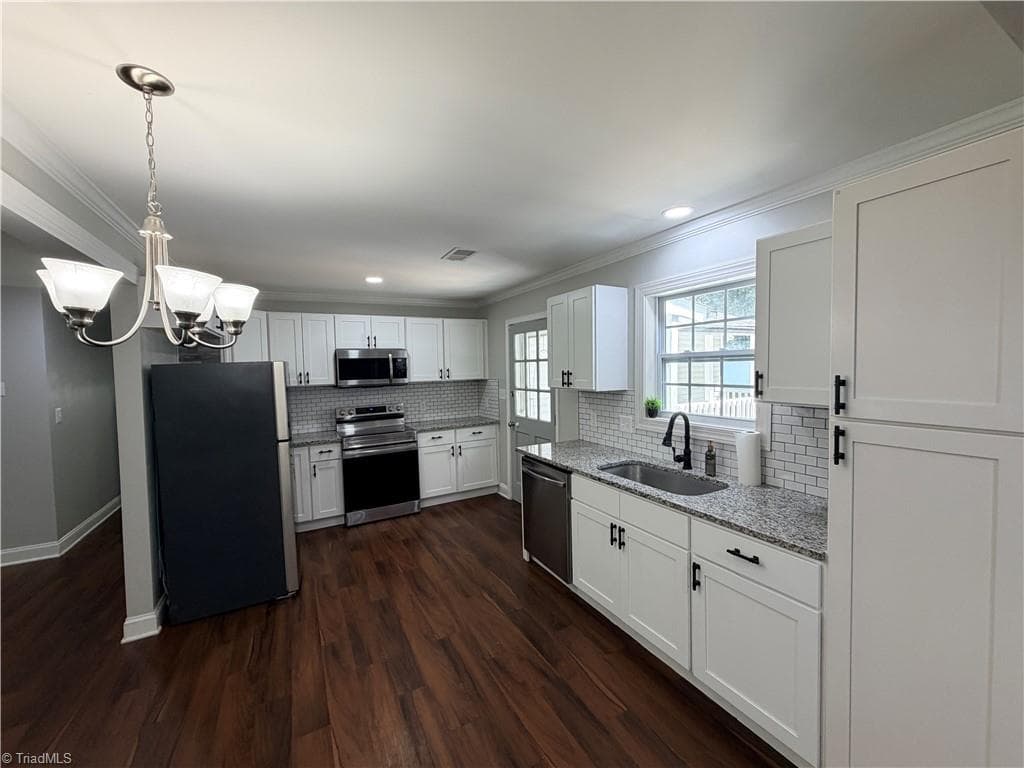 Stick/Site Built at 3950 Cole Avenue, High Point NC 27265, photo 6 of 39