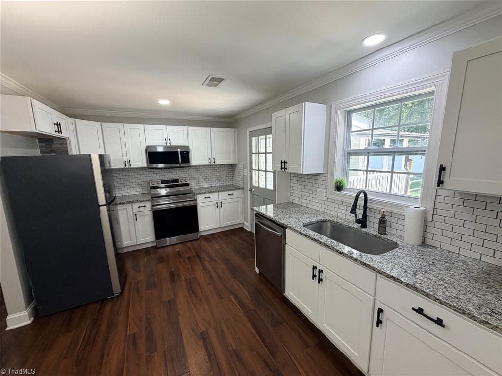 Stick/Site Built at 3950 Cole Avenue, High Point NC 27265, photo 7 of 39