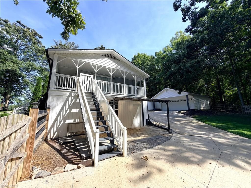 Stick/Site Built at 3950 Cole Avenue, High Point NC 27265, photo 33 of 39