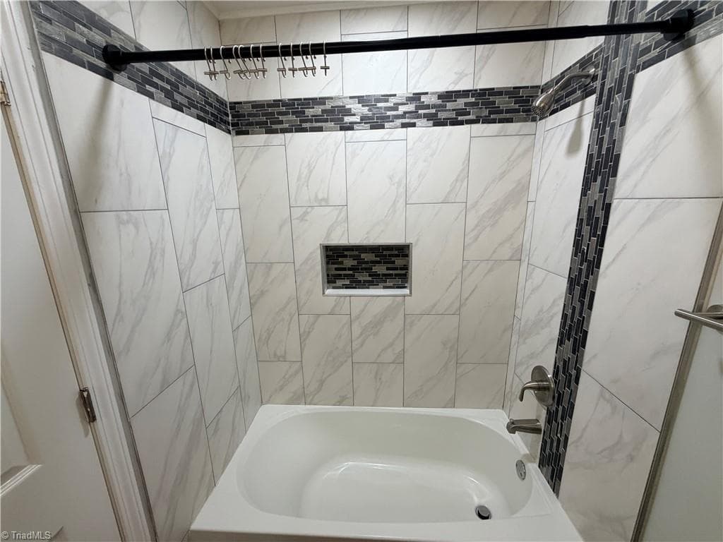 Stick/Site Built at 3950 Cole Avenue, High Point NC 27265, photo 18 of 39