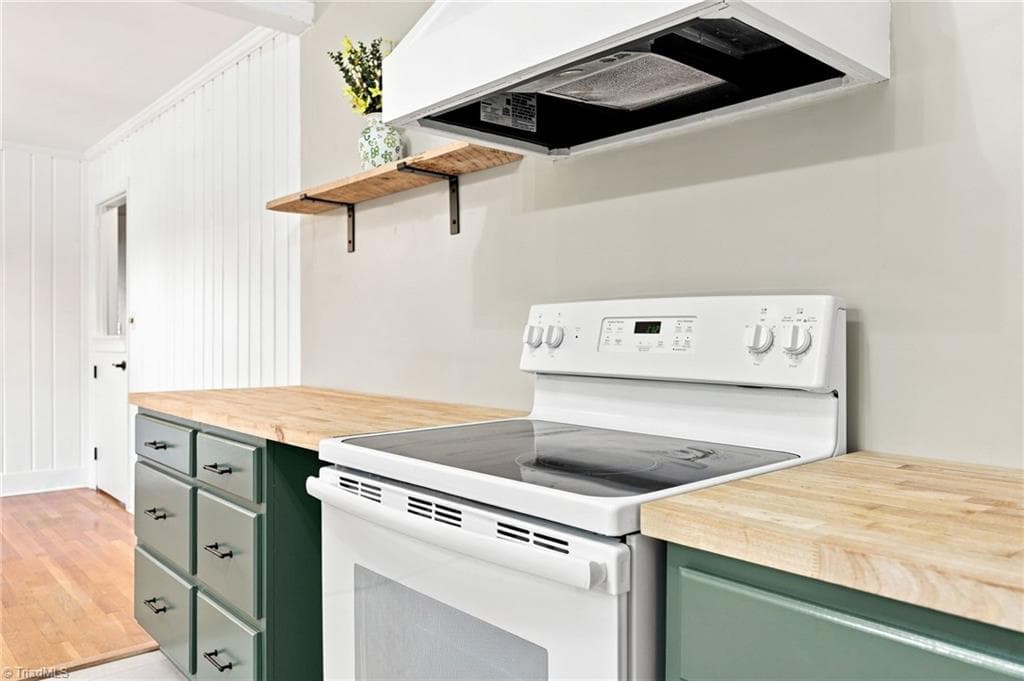 Stick/Site Built at 1407 Bolton Street, Winston-Salem NC 27103, Winston-Salem, photo 8 of 46