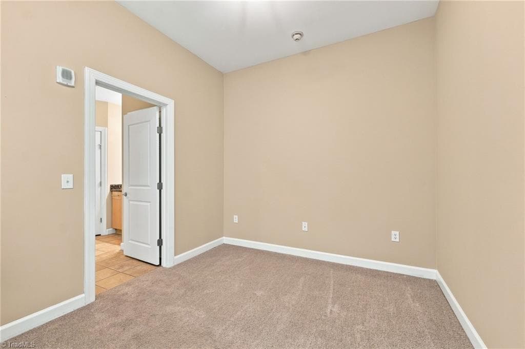 Stick/Site Built at 201 Elm Street # 802, Greensboro NC 27401, photo 6 of 26