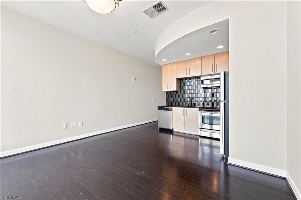Stick/Site Built at 201 Elm Street # 802, Greensboro NC 27401, photo 19 of 26