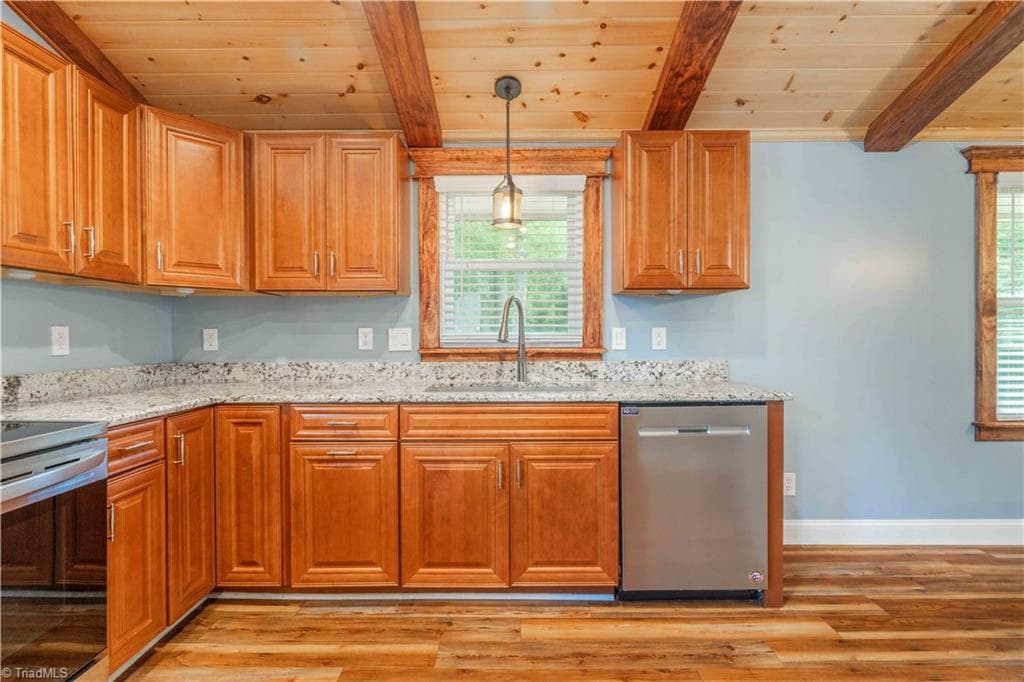 Stick/Site Built at 81 Pine Tree Drive, Roaring Gap NC 28627, photo 23 of 39
