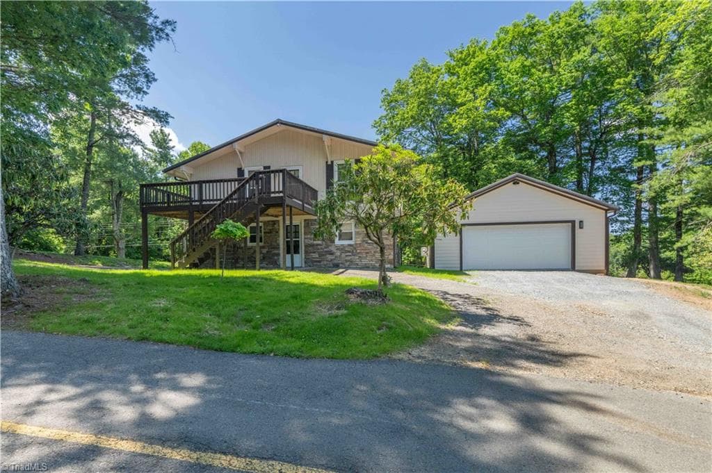 Stick/Site Built at 81 Pine Tree Drive, Roaring Gap NC 28627, photo 7 of 39