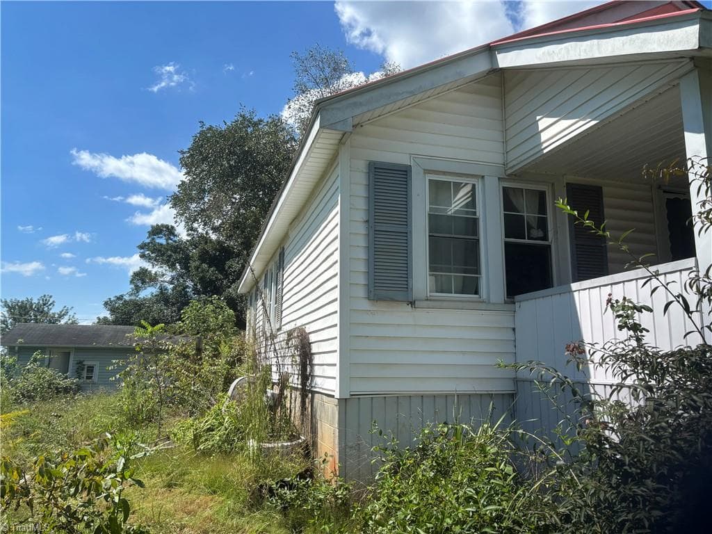 Stick/Site Built at 2520 Windy Ridge Road, North Wilkesboro NC 28659, North Wilkesboro, photo 5 of 12