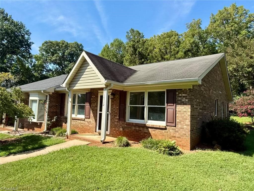 Stick/Site Built at 1712 Beaucrest Avenue, High Point NC 27265, photo 2 of 19