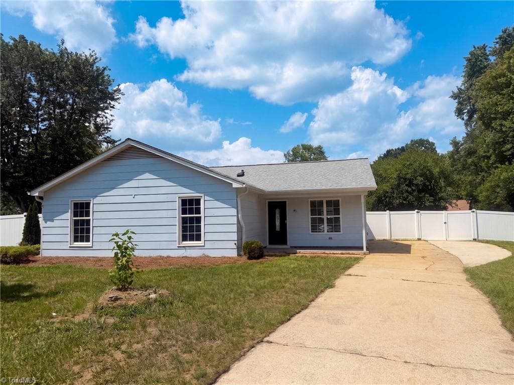 2 Cabot Court, Greensboro NC 27407