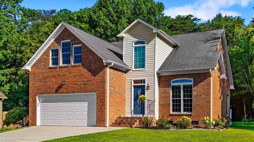 Stick/Site Built at 2729 Red Run Court, High Point NC 27265, photo 2 of 36