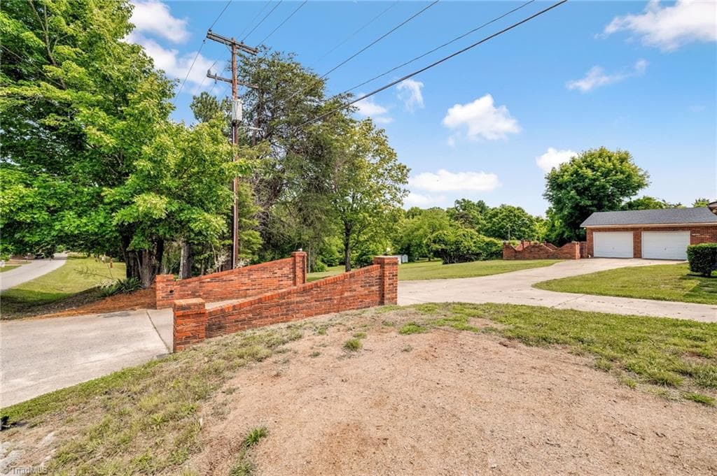 Stick/Site Built at 7549 Sunnyvale Drive, High Point NC 27265, photo 29 of 37