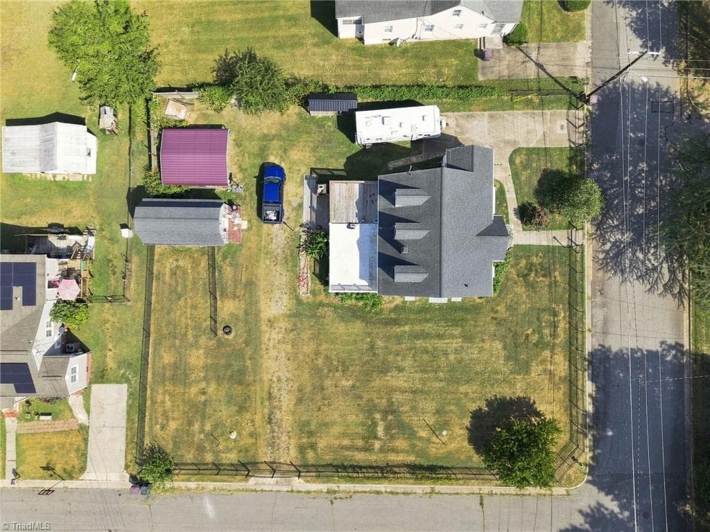 Stick/Site Built at 812 Oak Street, Reidsville NC 27320, photo 33 of 34