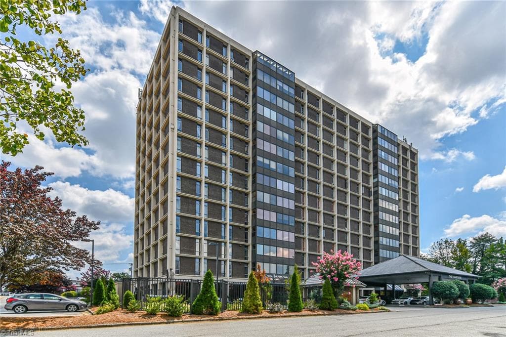 1101 N Elm Street # 903, Greensboro NC 27401