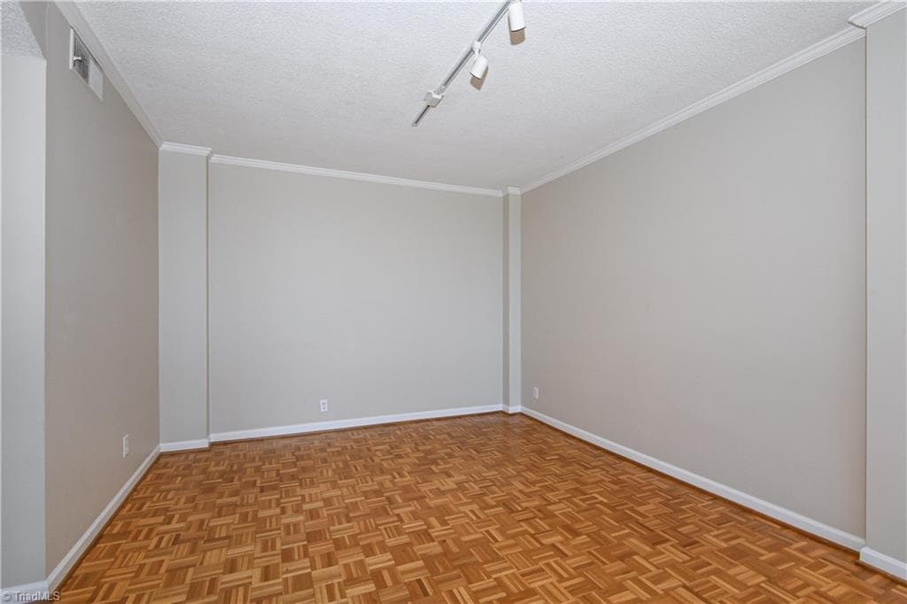 Dining Room - 1101 N Elm Street # 903, Greensboro NC 27401, Greensboro