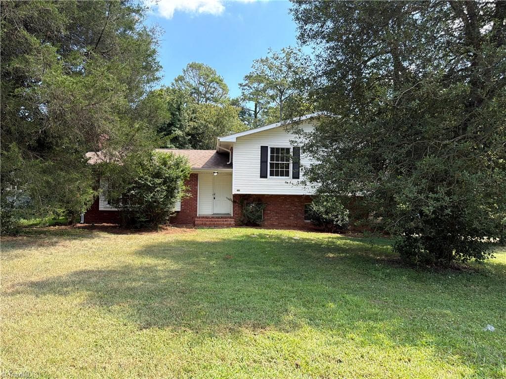2618 Speas Road, Winston-Salem NC 27106