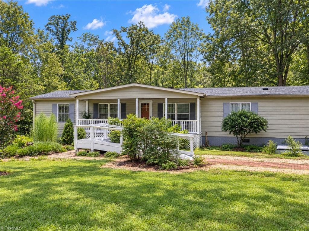 167 Willow Oak Lane, Advance NC 27006