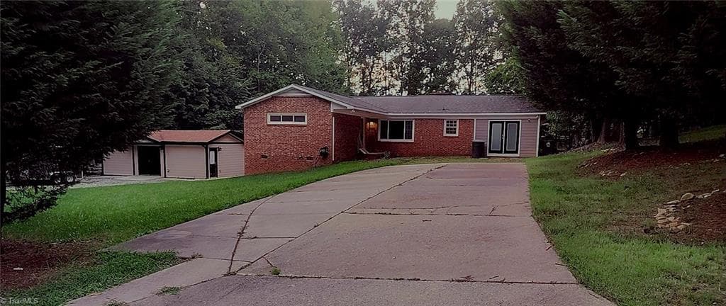 5008 kenview Street, Greensboro NC 27410