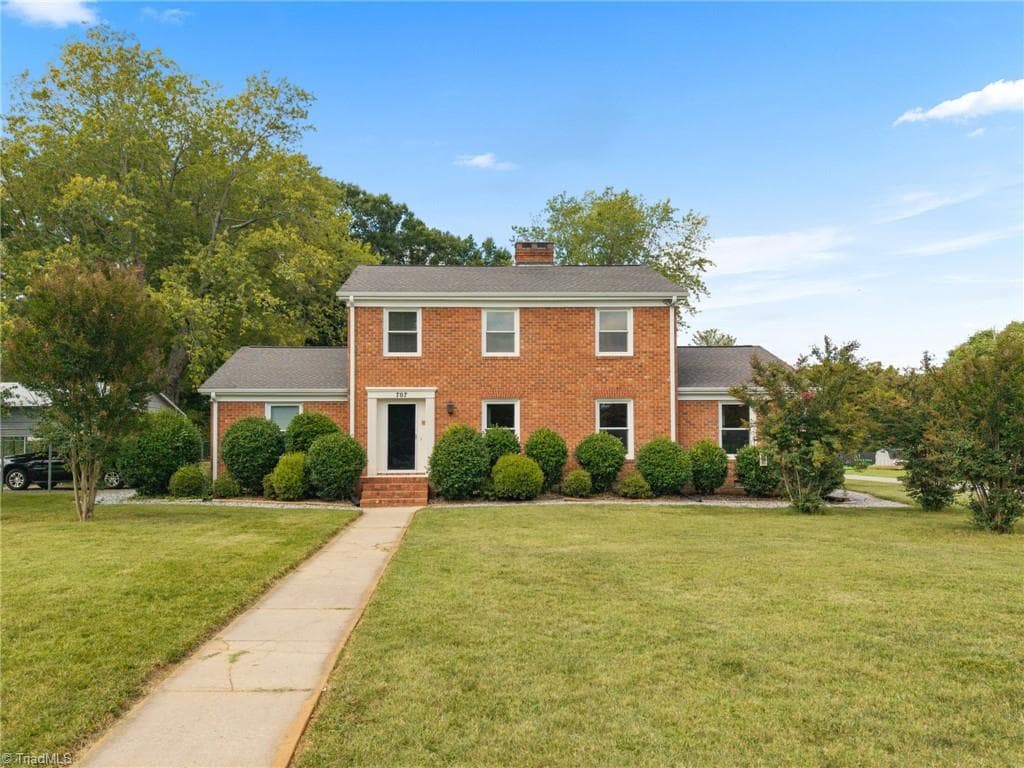 Stick/Site Built at 707 Impala Avenue, High Point NC 27265, photo 4 of 45