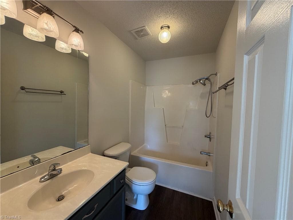 Stick/Site Built at 3888 Courtland Circle, Thomasville NC 27360, photo 13 of 16