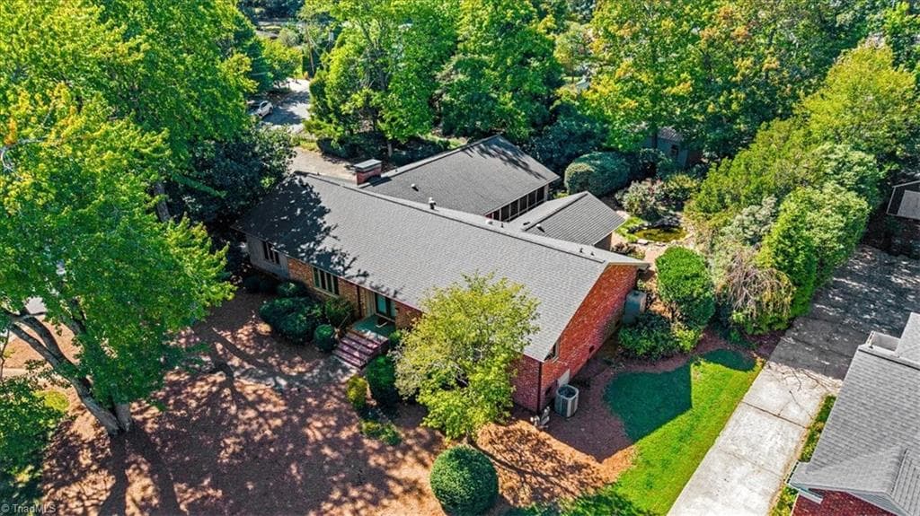 Stick/Site Built at 4020 Watauga Drive, Greensboro NC 27410, photo 40 of 48