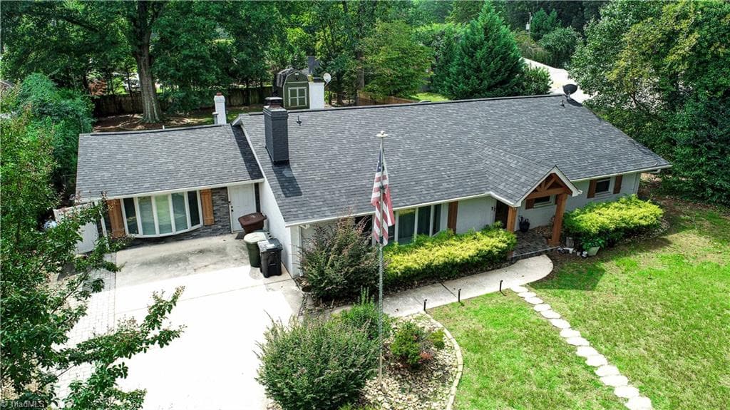 Stick/Site Built at 3917 W Friendly Avenue, Greensboro NC 27410, photo 4 of 49