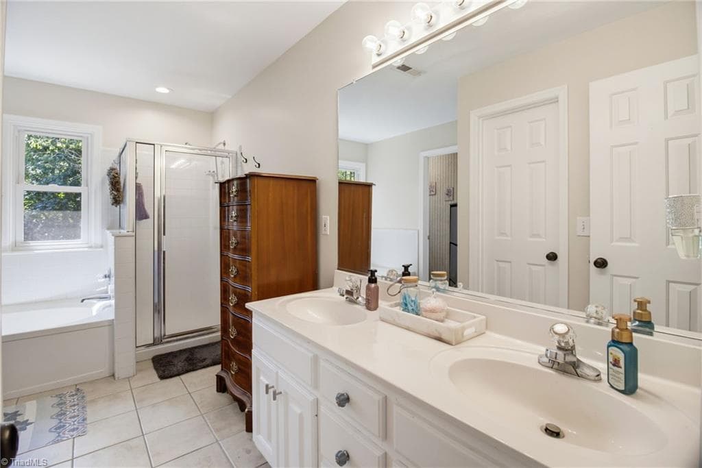 Stick/Site Built at 3607 Cardinal Ridge Drive, Greensboro NC 27410, photo 12 of 20