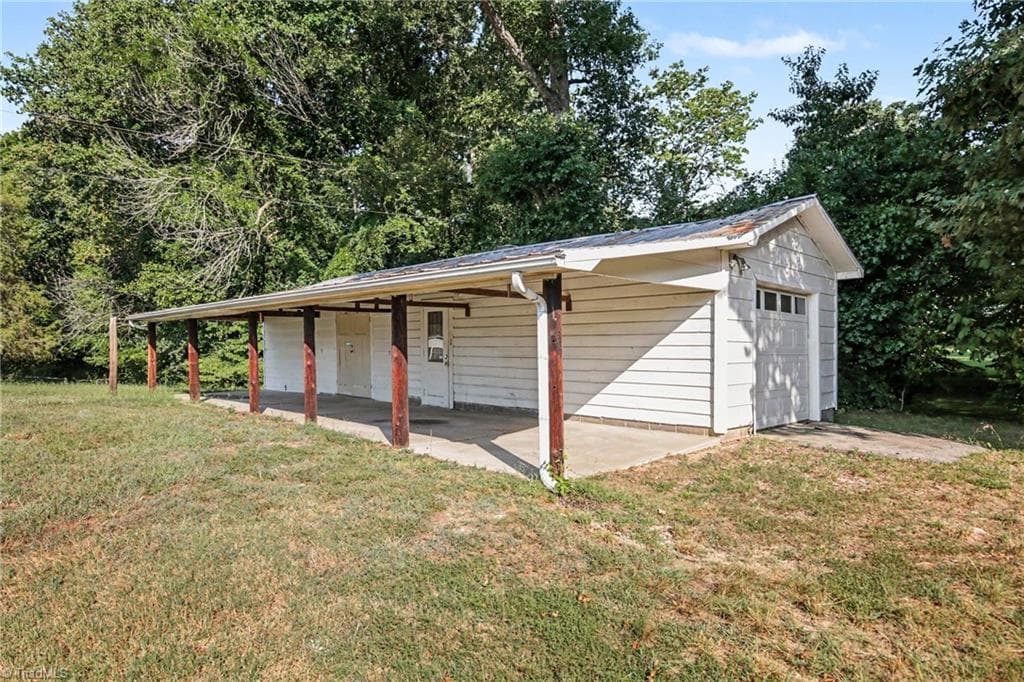 Stick/Site Built at 365 North Road, Thomasville NC 27360, photo 34 of 34