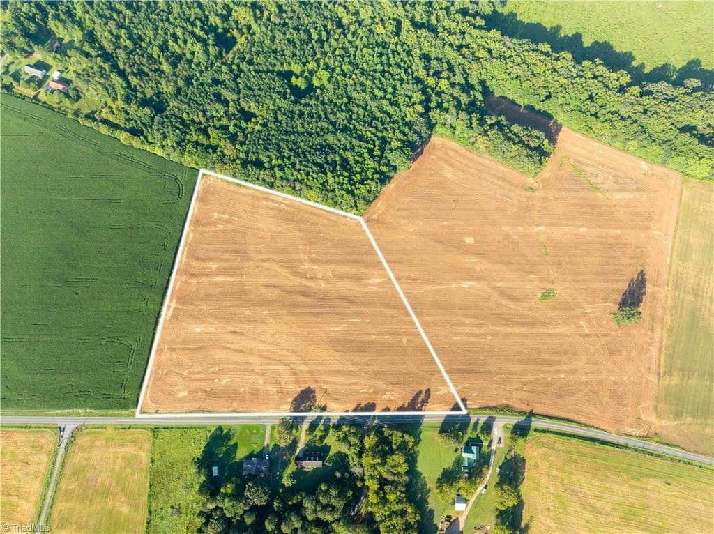 13.44 +/- acres Chief Thomas Road, Harmony NC 28634