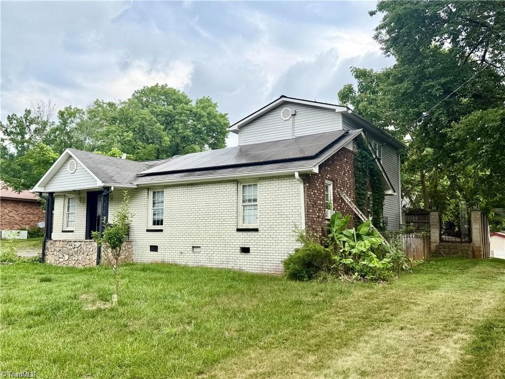 Stick/Site Built at 1004 Roach Street, Mayodan NC 27027, photo 2 of 5