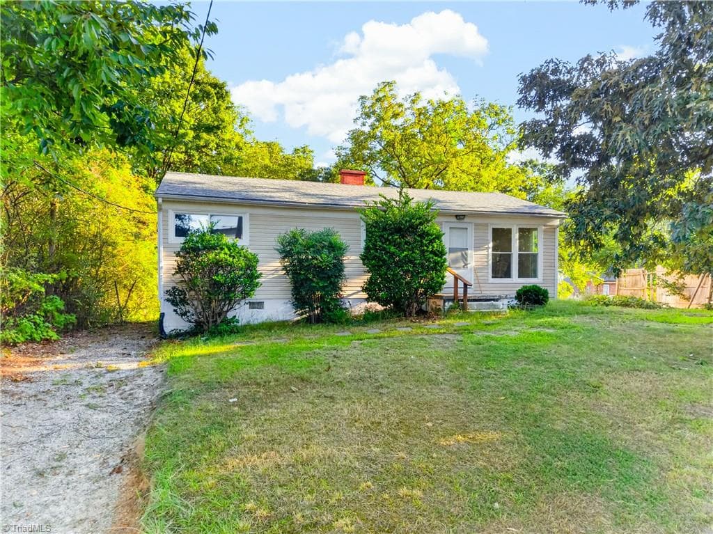 2104 Hiatt Street, Greensboro NC 27403