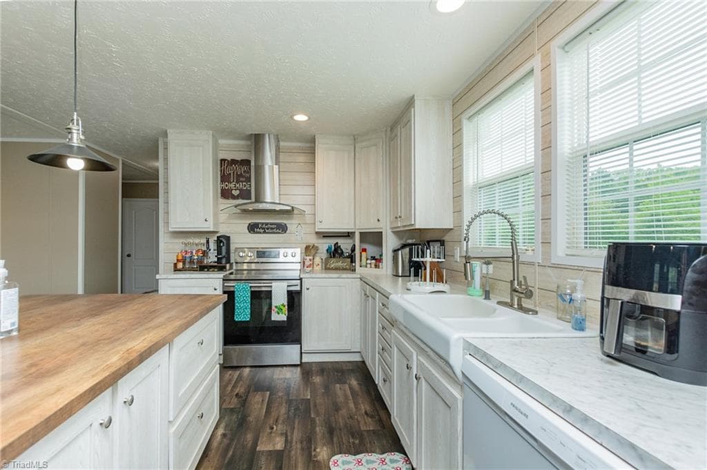 Manufactured Home at 220 Bluejay Road, Reidsville NC 27320, Reidsville, photo 33 of 80