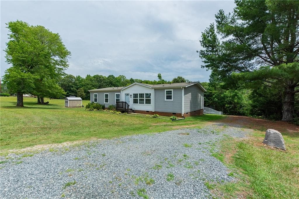 Manufactured Home at 220 Bluejay Road, Reidsville NC 27320, Reidsville, photo 13 of 80