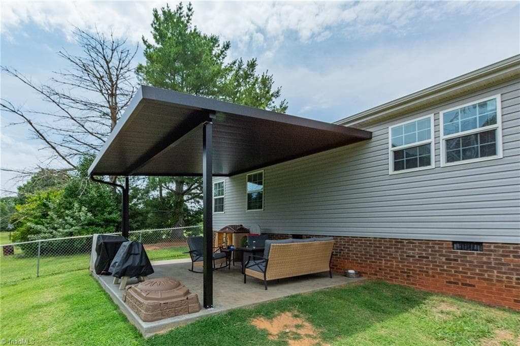 patio - 220 Bluejay Road, Reidsville NC 27320, Reidsville