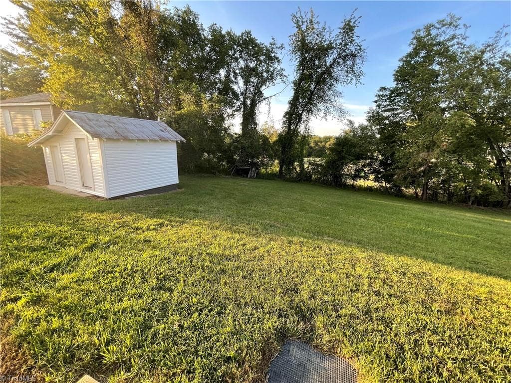 Stick/Site Built at 2183 Westfield Road, Mount Airy NC 27030, Mount Airy, photo 37 of 40