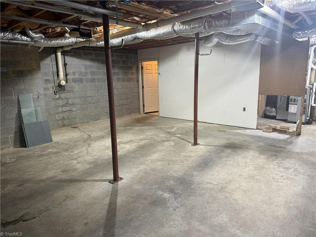 Stick/Site Built at 670 Alpine Road, Winston-Salem NC 27104, Winston-Salem, photo 12 of 12