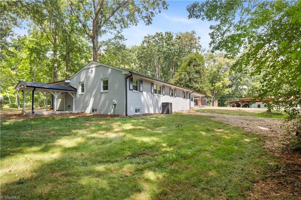 Stick/Site Built at 822 Birch Lane, Kernersville NC 27284, photo 36 of 37