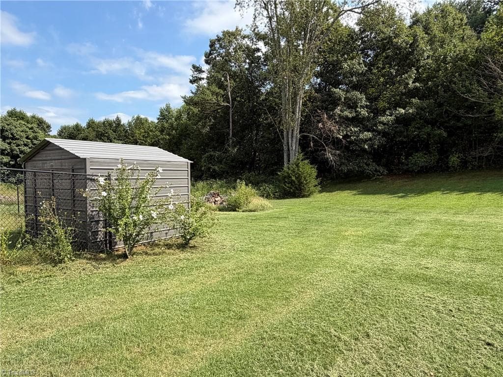 Manufactured Home at 297 Collins Road, Dobson NC 27017, photo 15 of 29